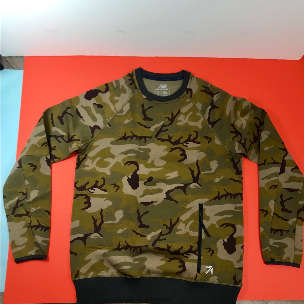 men’s New Balance for JCrew sweatshirt, M, Camo